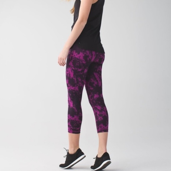 Lululemon Wunder Under Plum Tie-Dye Cropped Leggings Sz. 4 *RARE* - Picture 6 of 10